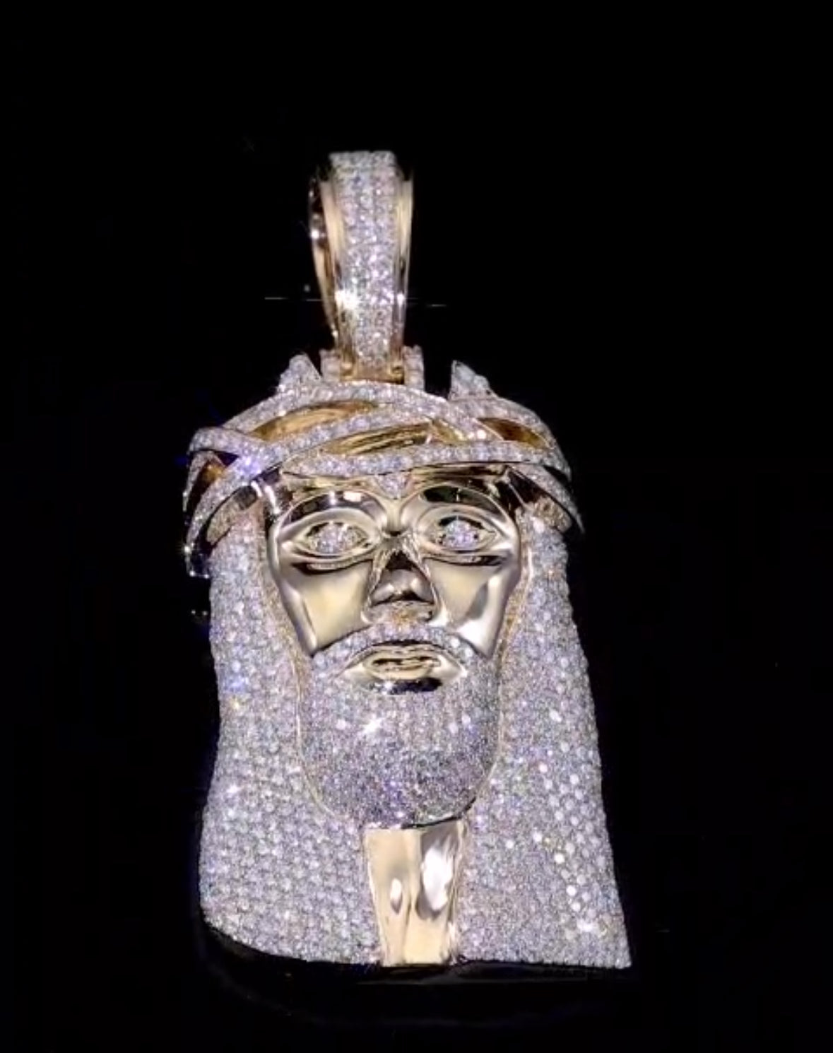 10KT LAB DIAMOND JESUS PENDANT
